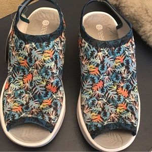 NEW BZEES slip on, size 6M teal multicolor/ print